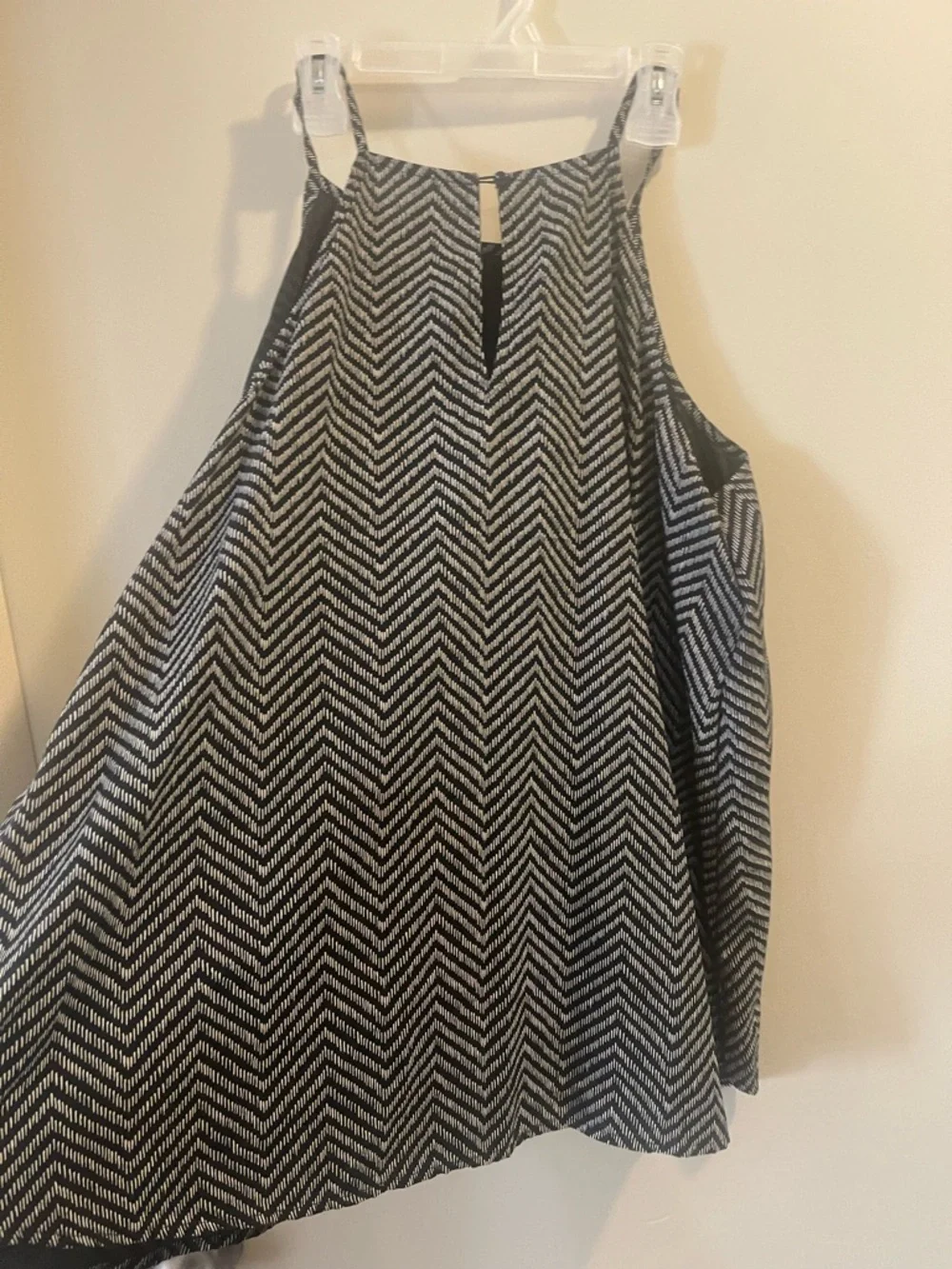 Old Navy Black & White Chevron top - Picture 6 of 6